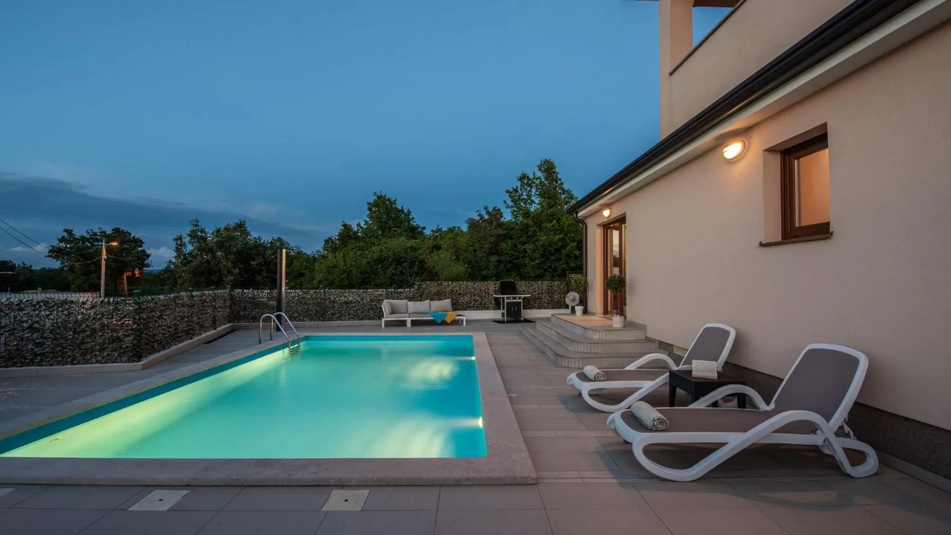 Mountain Retreat With Private Pool And Grill In Radmani, Croatia